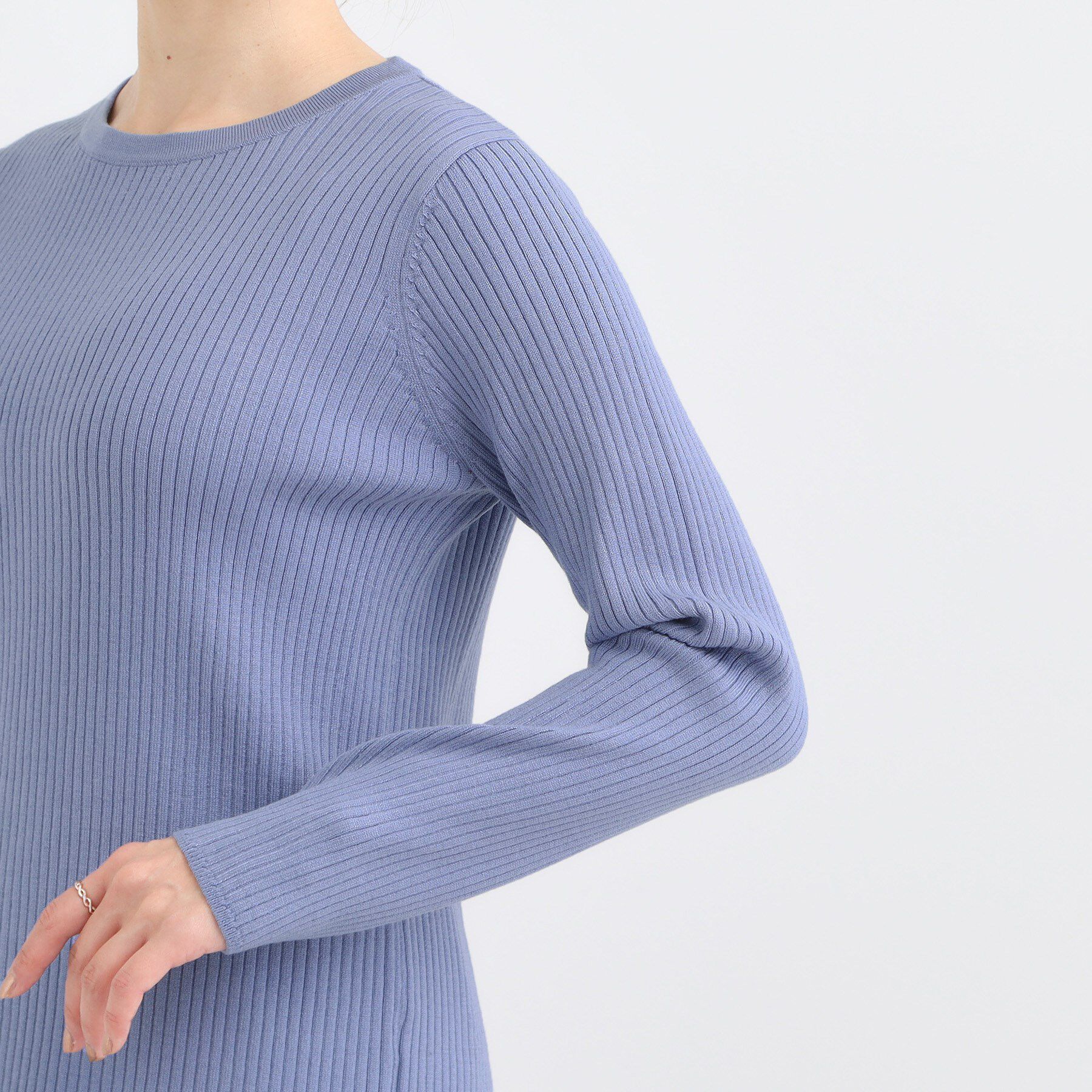 SHOO･LA･RUE「【絶妙なゆるピタ/洗濯機可】ちくちくしにくい リブクルーネックやわらかニット」|ニット・セーター|