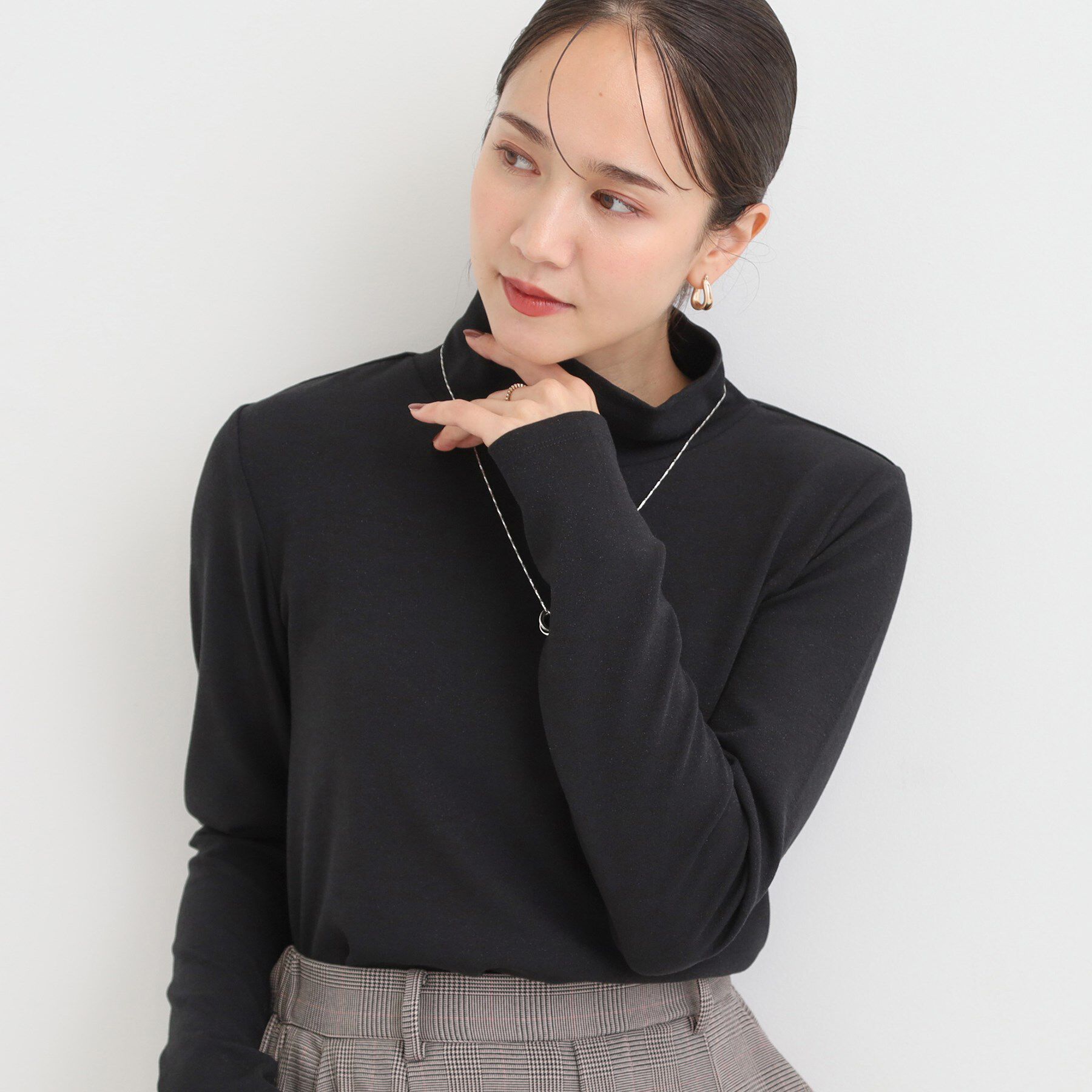 SHOO･LA･RUE「ラメスムースハイネックインナー」|Tシャツ・カットソー|ブラック(019)