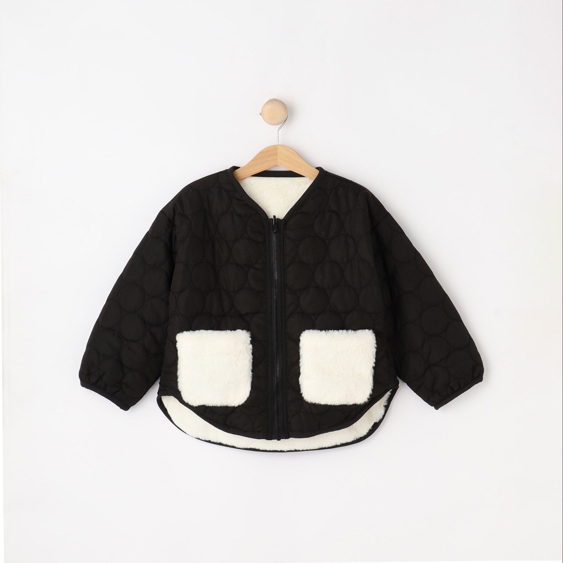 SHOO･LA･RUE「【100-150cm/撥水】キルト&times;ファーリバーシブルブルゾン」|ブルゾン・スタジャン|ブラック(019)