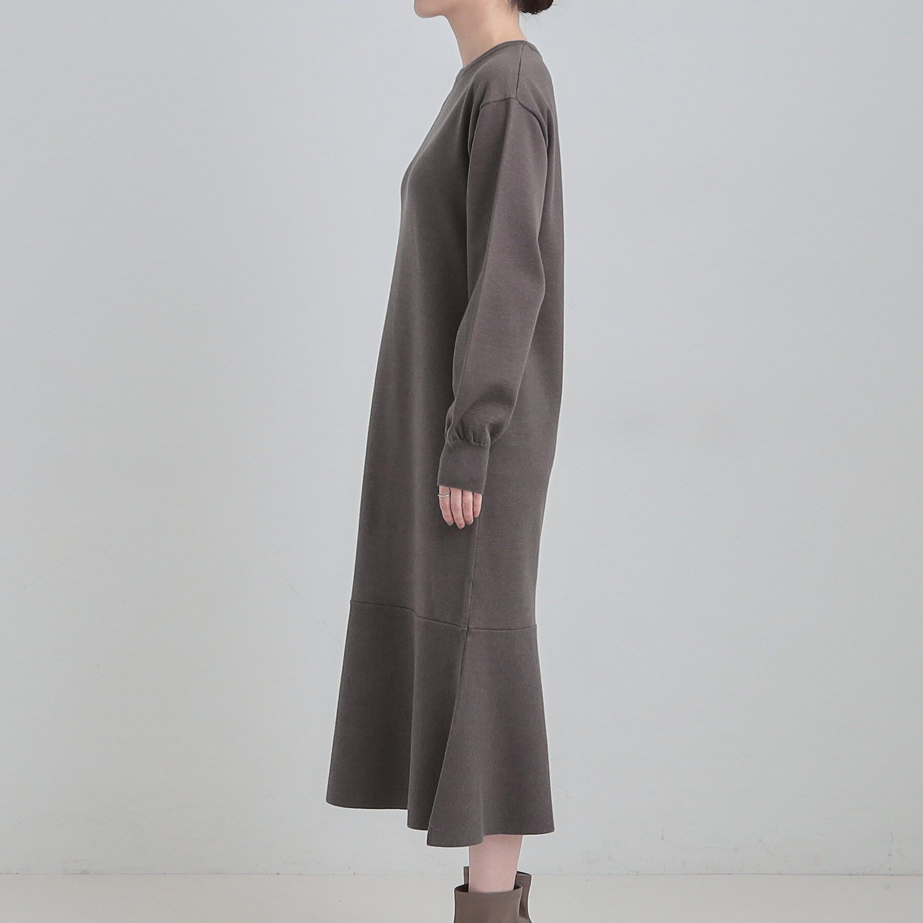 SHOO･LA･RUE「スタイルがすっきりに見える 裾マーメイドニットワンピース」|ワンピース|