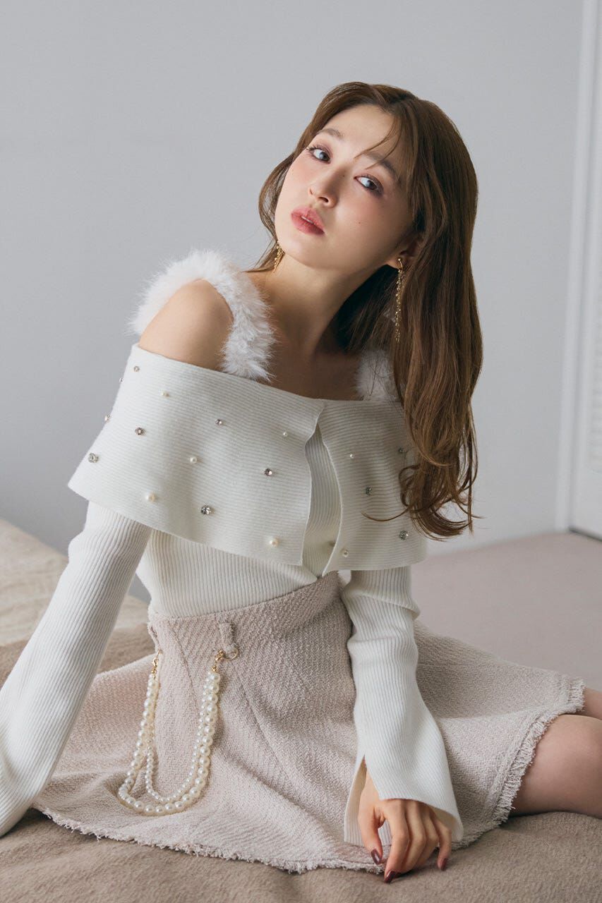 rienda「ショルダーフェイクファービジューニットトップス」|ニット・セーター|WHT