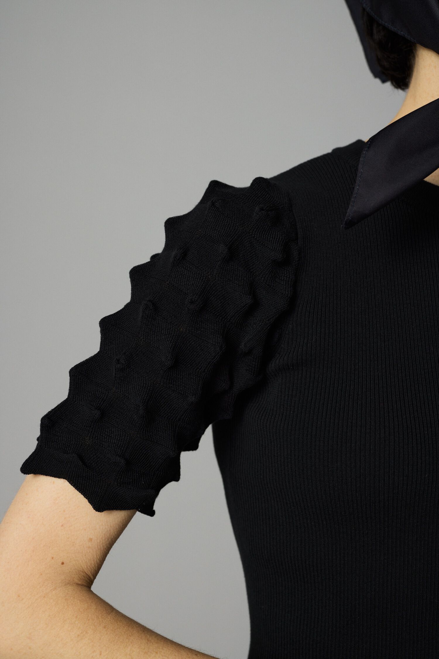 HeRIN.CYE「Thorn sleeve knit tops」|ニット・セーター|