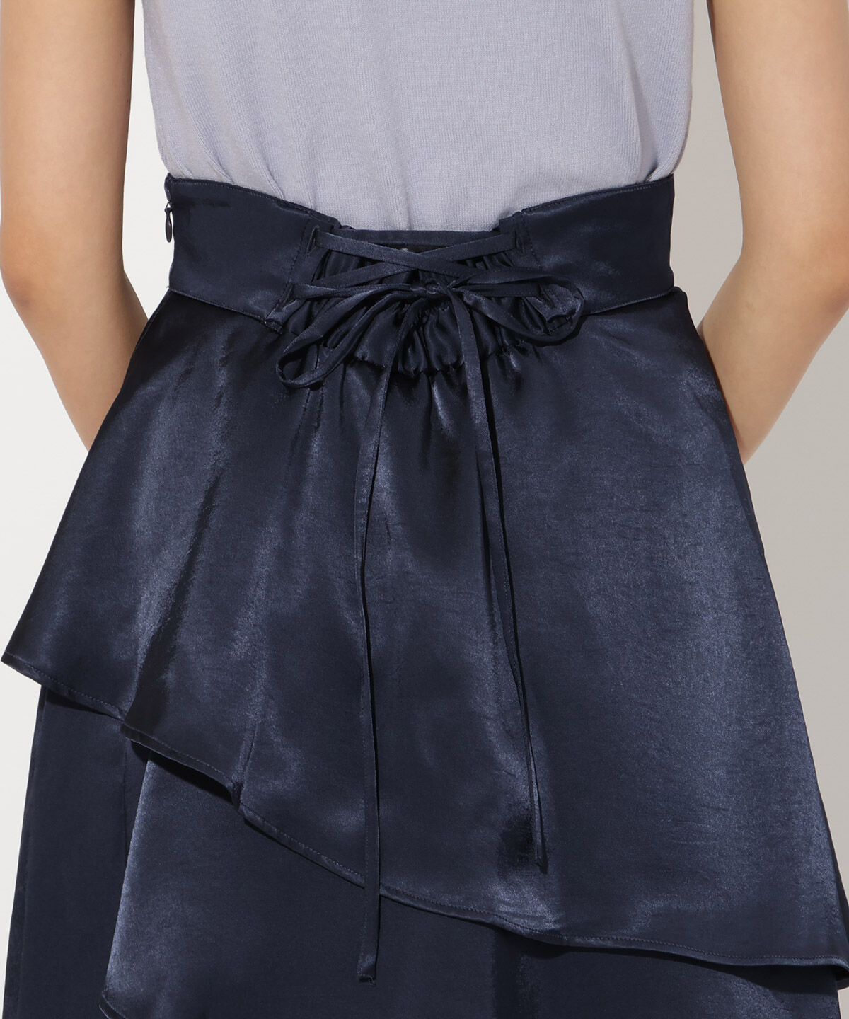 アンドクチュール「サテンアシメフリルティアードスカート」|フレア|