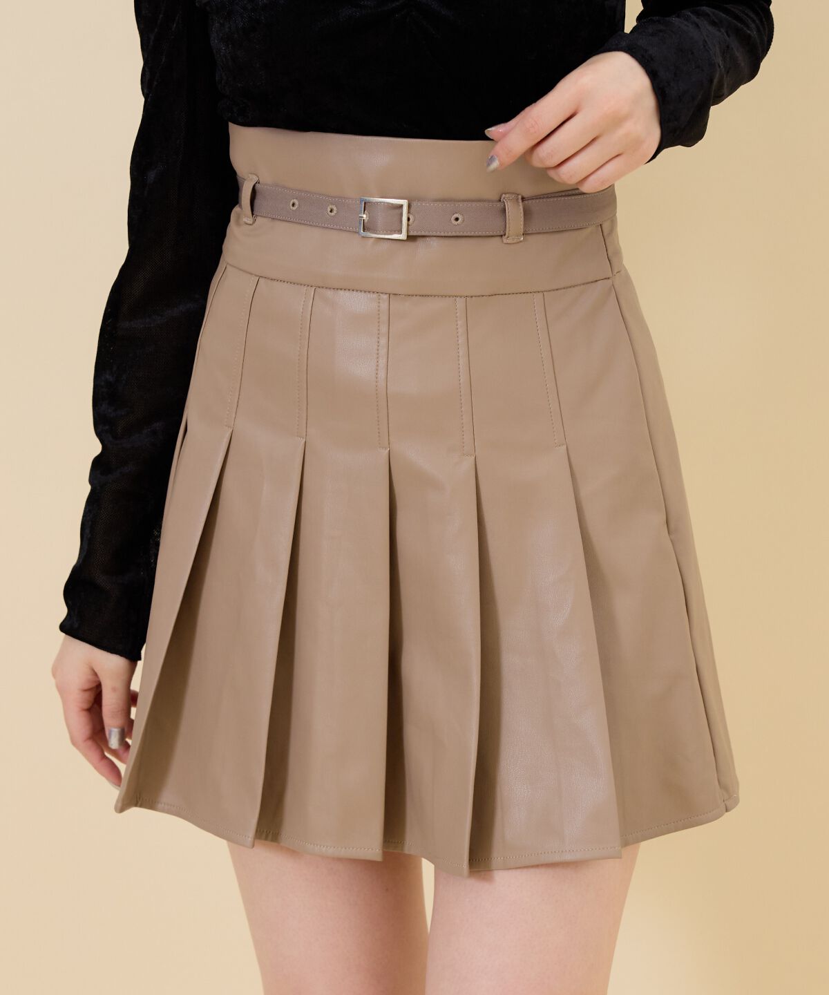 REDYAZEL「フェイクレザータックプリーツミニスカート」|フレア|