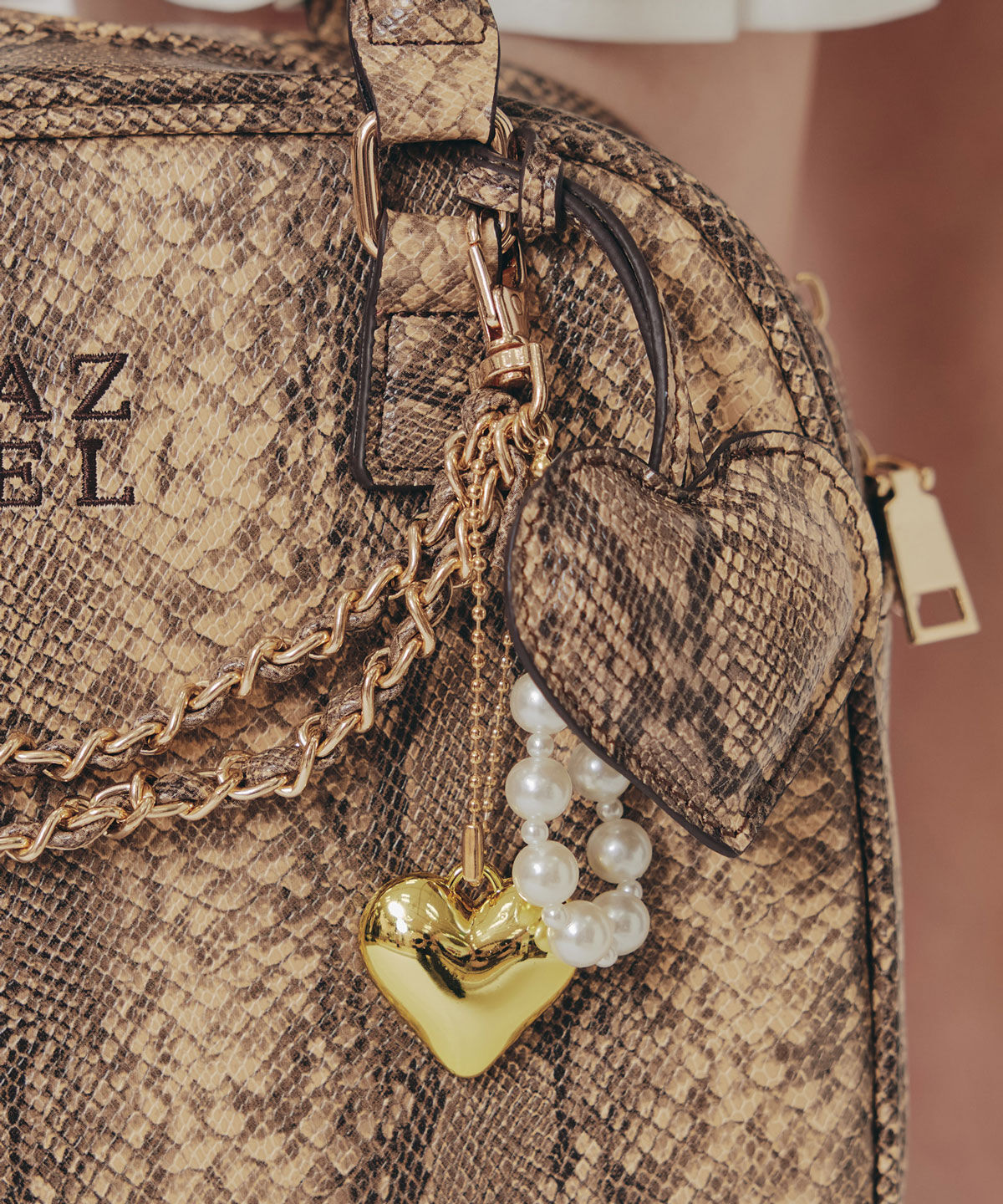 REDYAZEL「チャーム2WAYスクエアバッグ」|ショルダー・メッセンジャー|