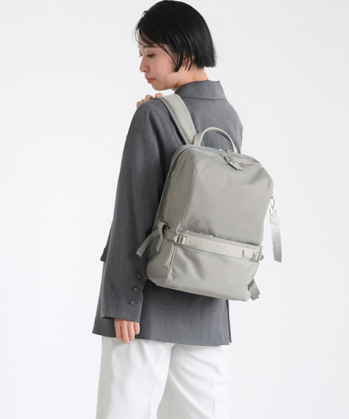 W&.Day/Night「W&.Day/Night | リッカ スクエアリュック A4サイズ 13.3インチPC収納 11712」|リュック|グレー