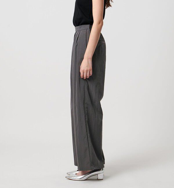 UNITED ARROWS「アシンメトリー タック ワイドパンツ はっ水 ウォッシャブル」|チノ|