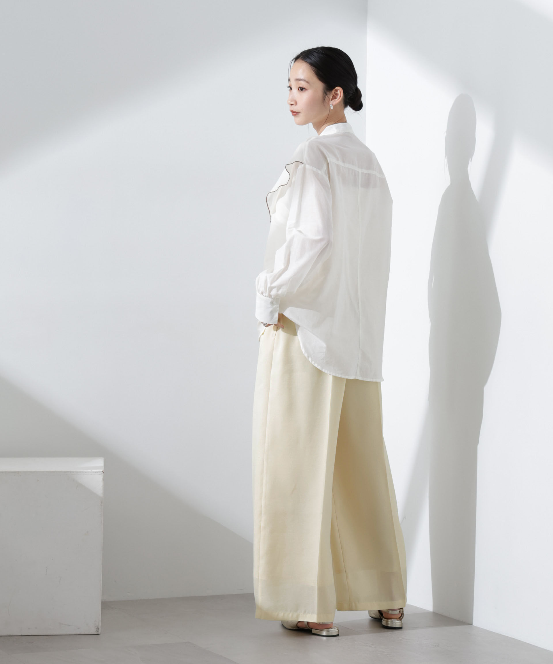 nano･universe「シアーヘムタックワイドパンツ」|チノ|