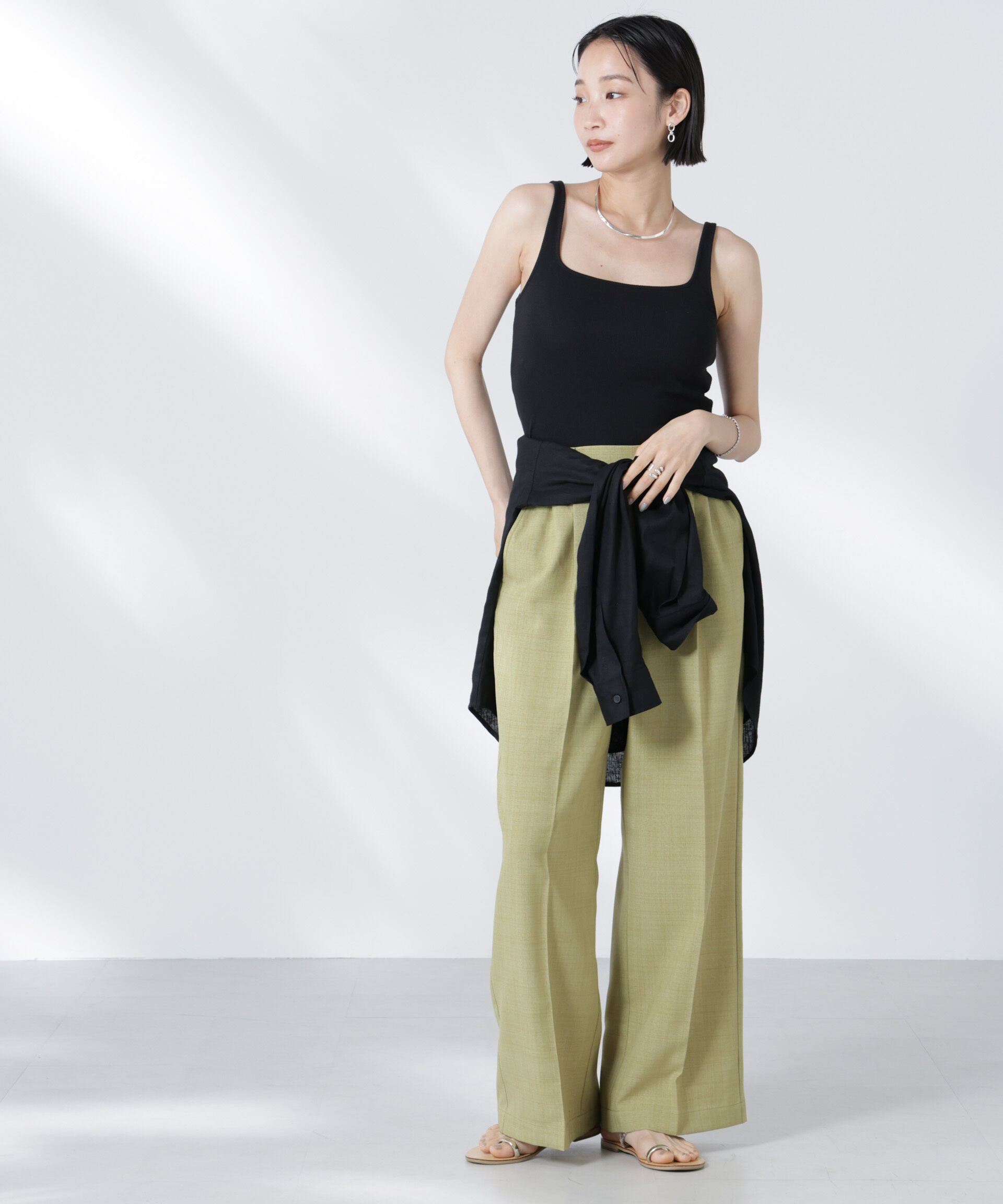 nano･universe「タックイージーセンタープレスストレートパンツ」|チノ|