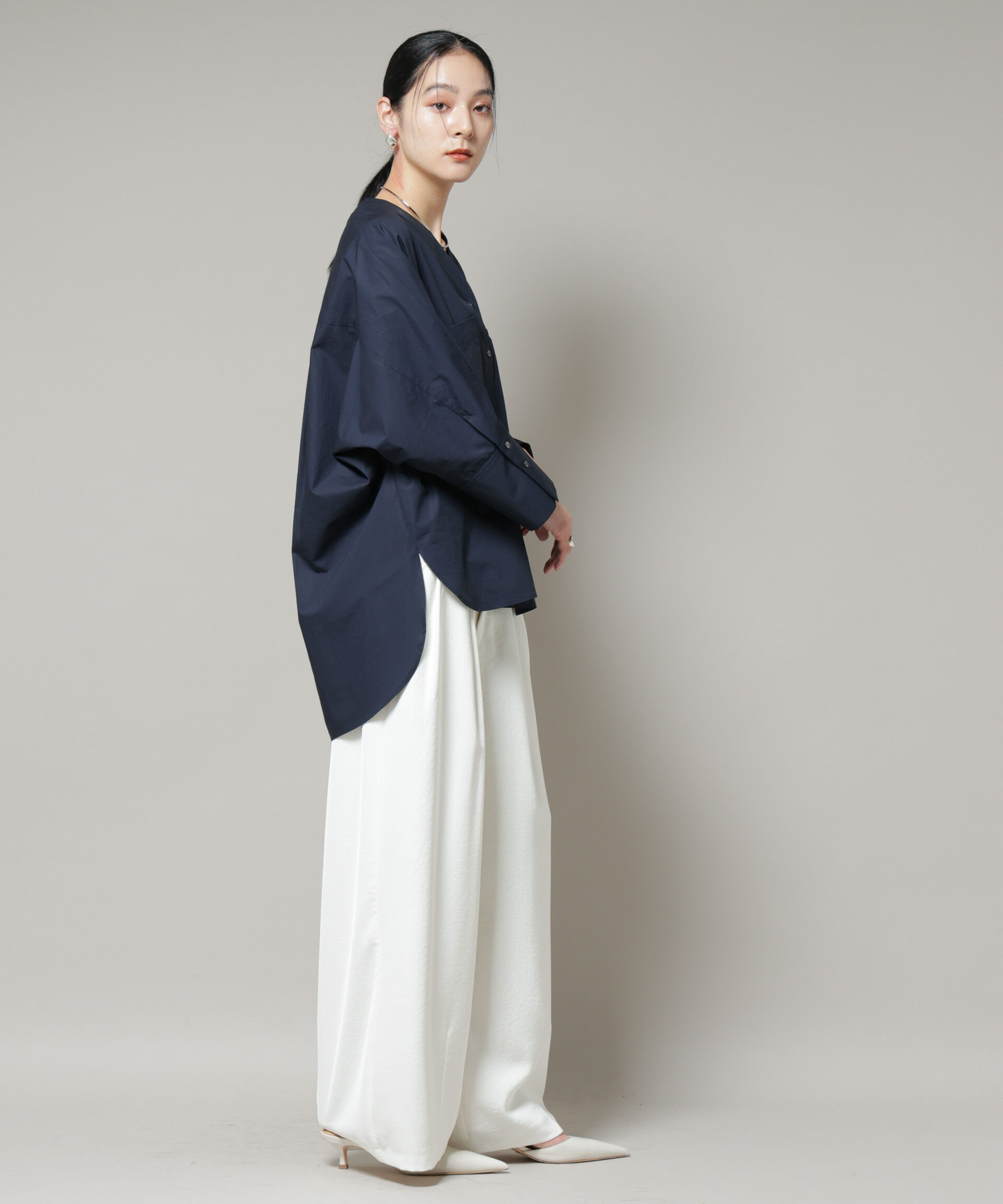 nano･universe「Vネックオーバーサイズシャツ」|シャツ・ブラウス|