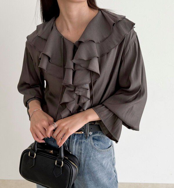 fredy emue「ボリュームフリル前開きブラウス」|シャツ・ブラウス|チャコールグレー