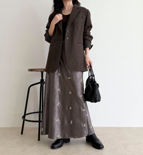 fredy emue「サテンフラワー刺繍スカート」|スカート|