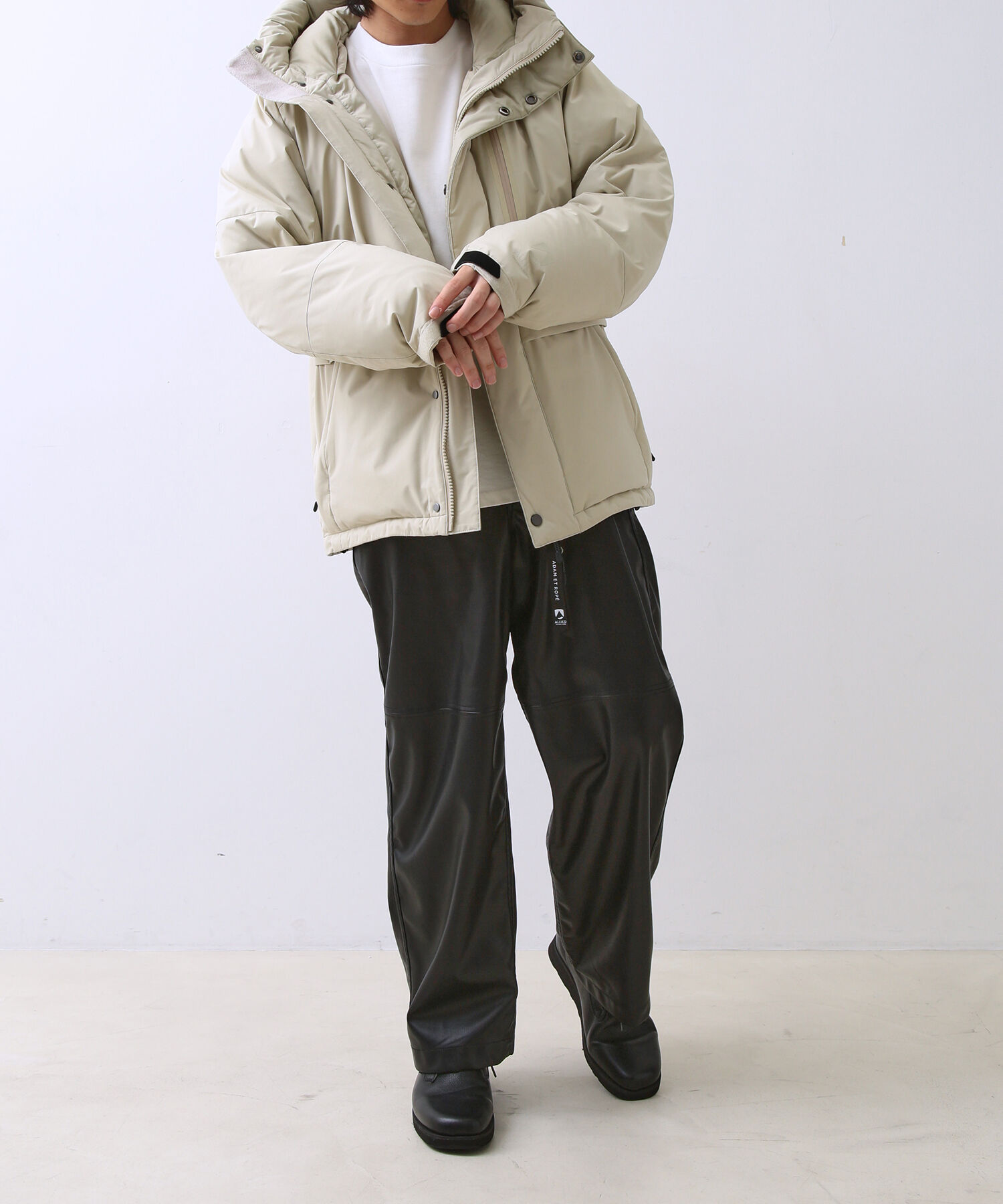 ADAM ET ROPE'「【ALLIED】700FP ショート フーディー ダウンジャケット / ユニセックス」|ダウン|