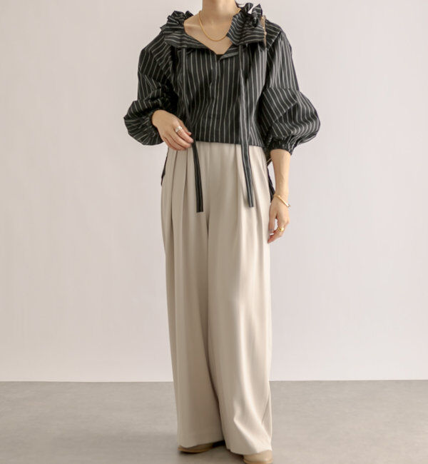  「【ウォッシャブル】【シーズンレスで使える】タックワイドスラックス」|チノ|