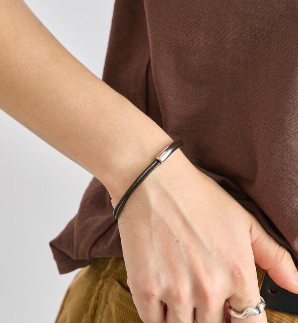  「【程よい存在感】コードバングル」|ブローチ・コサージュ|