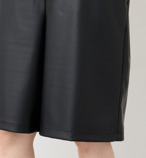  「【ハンサムな着こなしに】合皮ハーフパンツ」|チノ|