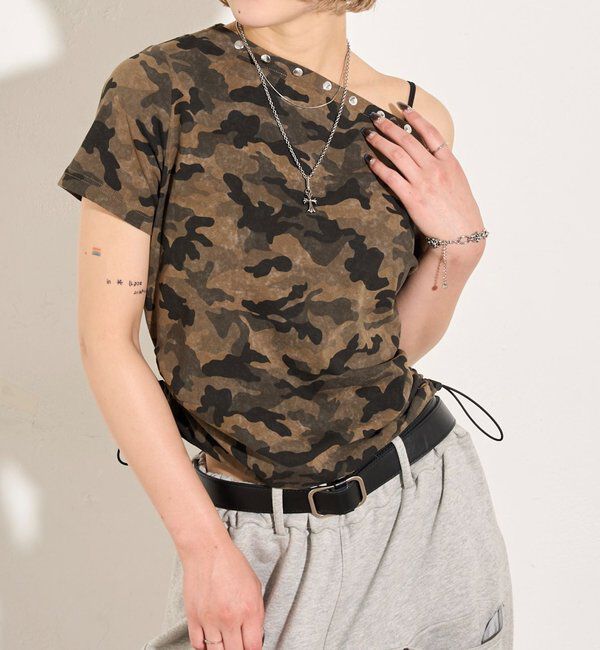  「アソート (カモ柄/ヒョウ柄)/ドット柄)スタッズドロストワンショルTEE」|Tシャツ・カットソー|カーキ