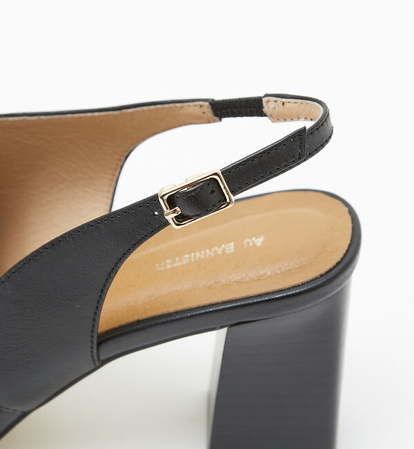 AU BANNISTER「アシンメトリー スクエアトゥブーサン」|サンダル|