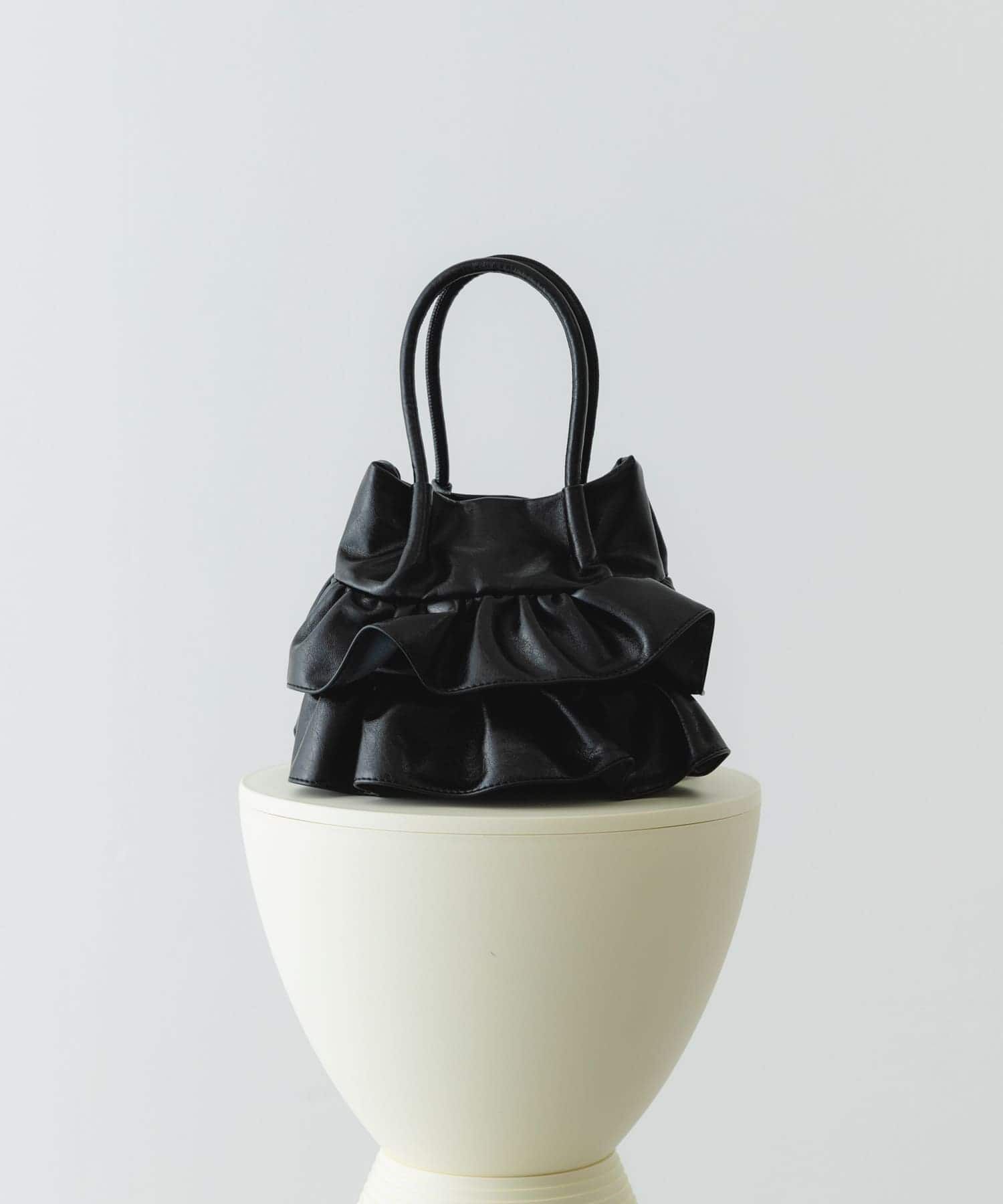 RODE SKO「フリルショルダーハンドバッグ」|ハンドバッグ|ブラック