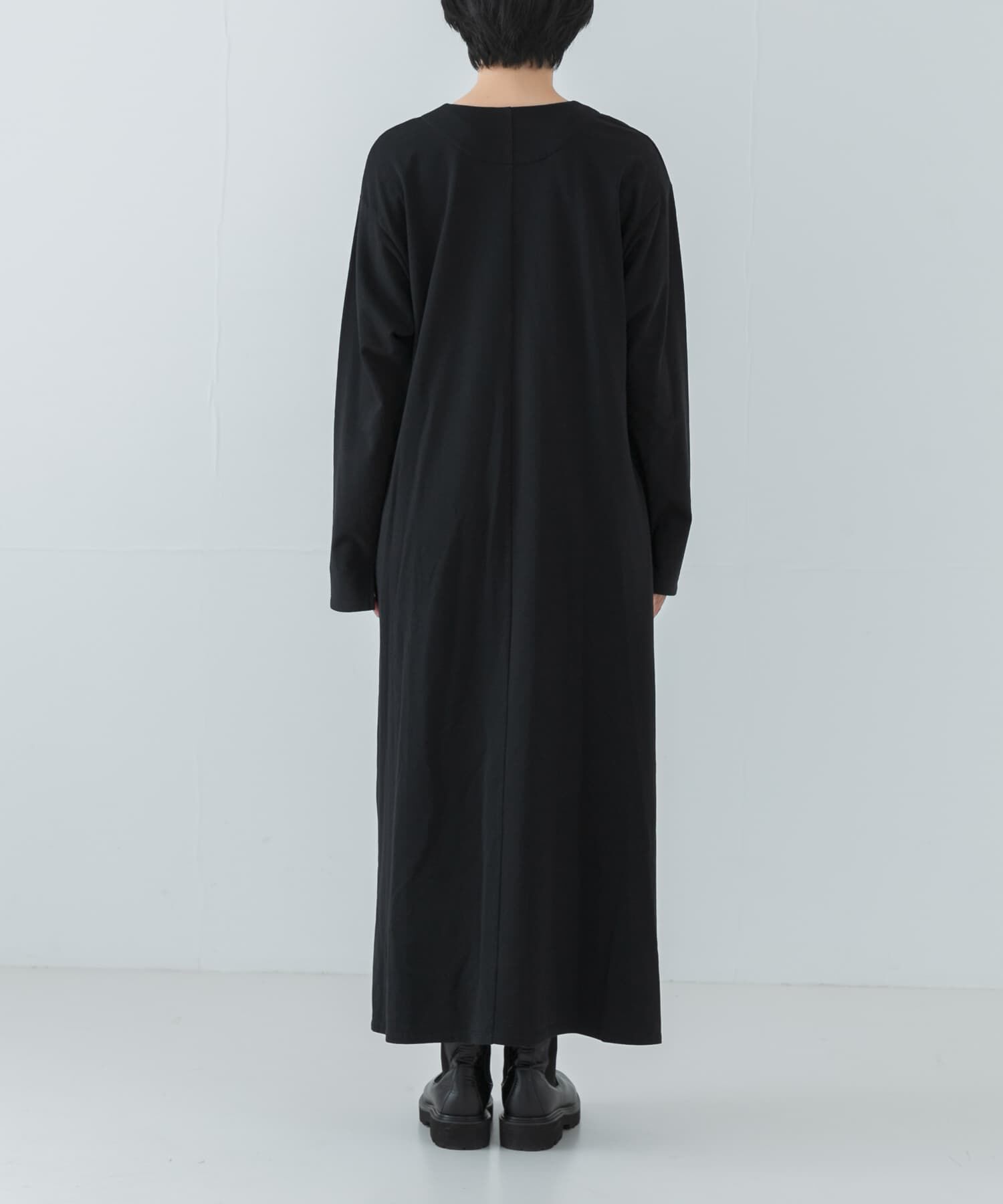 URBAN RESEARCH「『MADE IN JAPAN』Vネックロングワンピース」|ワンピース|