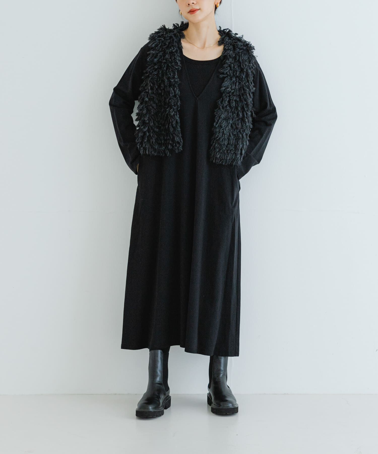 URBAN RESEARCH「『MADE IN JAPAN』Vネックロングワンピース」|ワンピース|