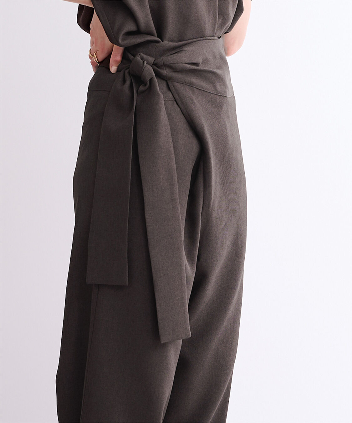 ur's「リネンライクハイウエストラップワイドパンツ」|スラックス|