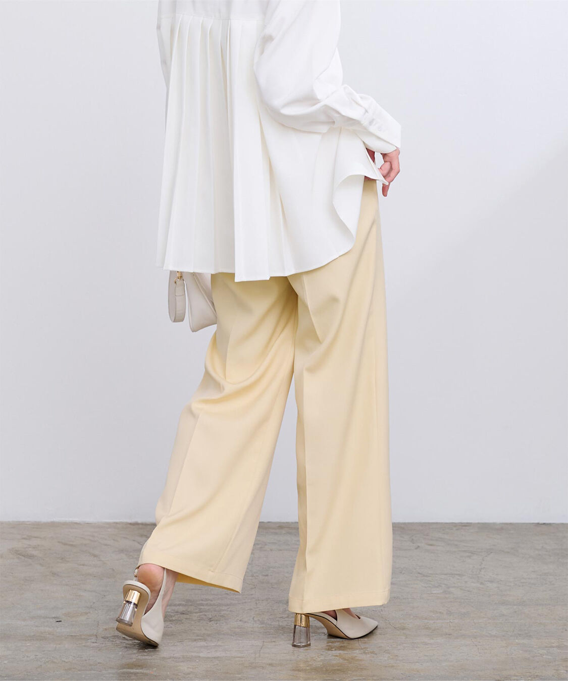 ur's「ワンタックカラーワイドパンツ」|スラックス|