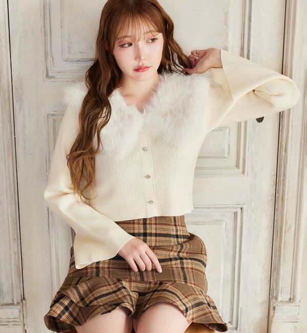  「衿ファーキラキラ釦ニット」|ニット・セーター|