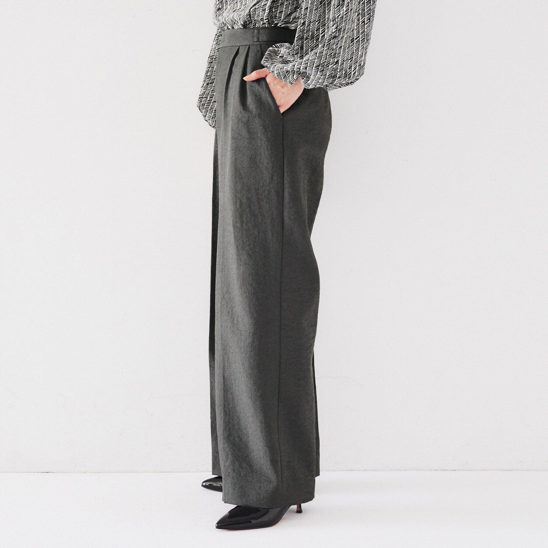 UNTITLED「【洗える/ドライタッチ】センタープレス ワイドパンツ」|その他|