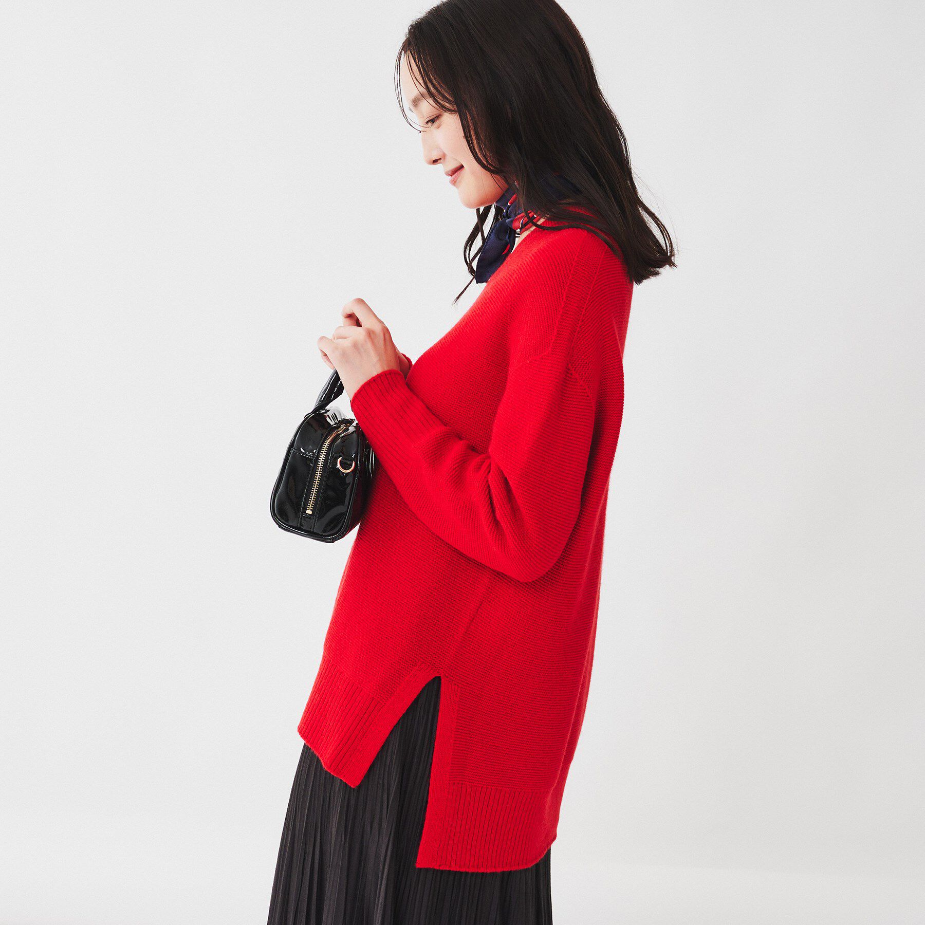 UNTITLED「【体型カバー/日本製/洗える】ウールシルクカシミヤミックス Vネックプルオーバーニット」|ニット・セーター|