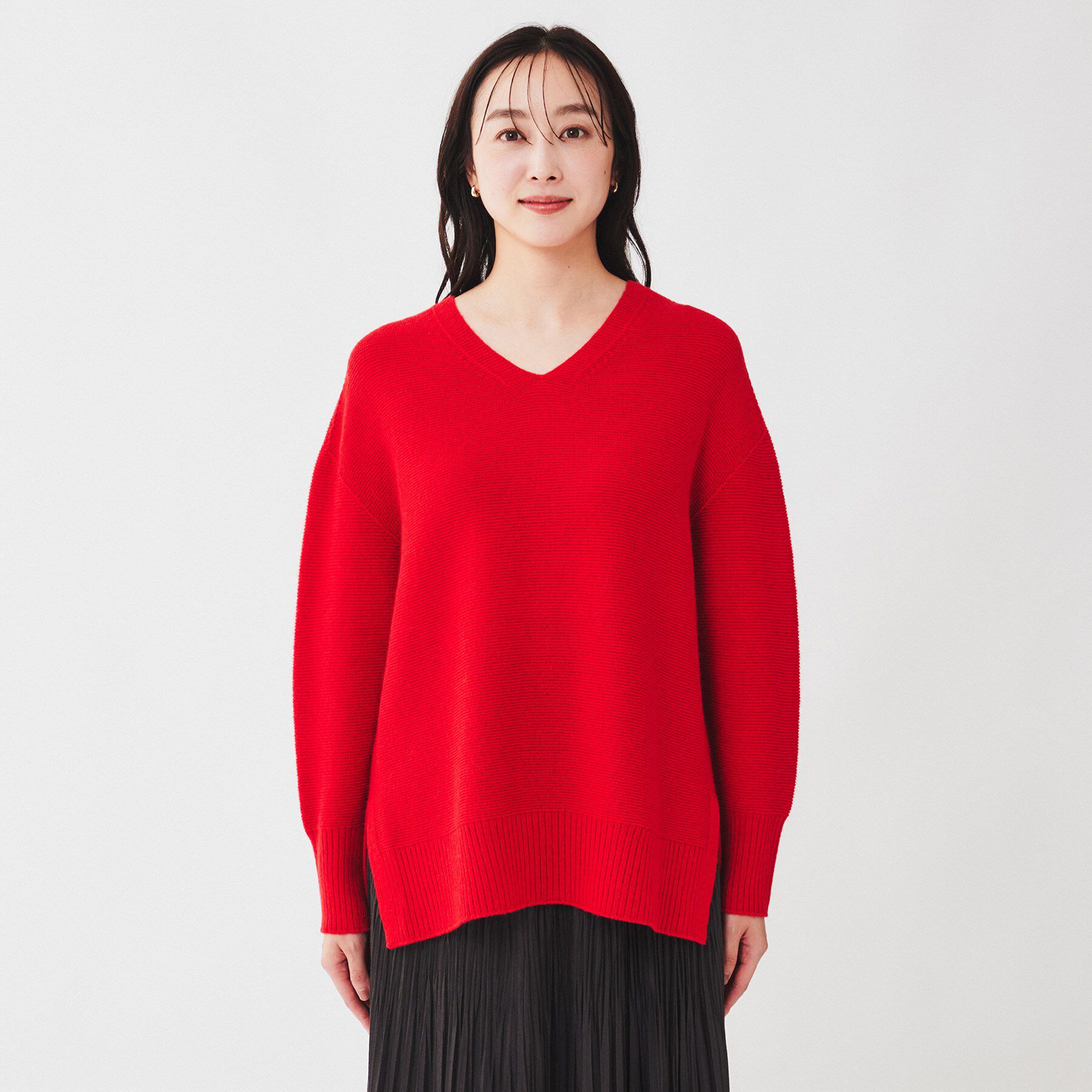 UNTITLED「【体型カバー/日本製/洗える】ウールシルクカシミヤミックス Vネックプルオーバーニット」|ニット・セーター|