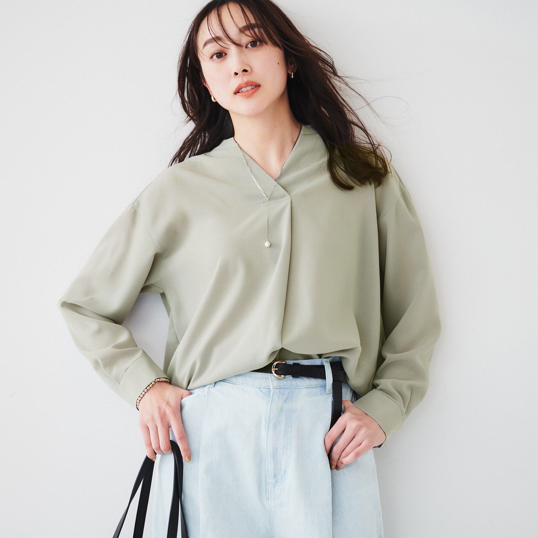 UNTITLED「【体型カバー/オンオフ使える】梳毛調ボイルシャツ」|シャツ・ブラウス|オリーブグリーン(0