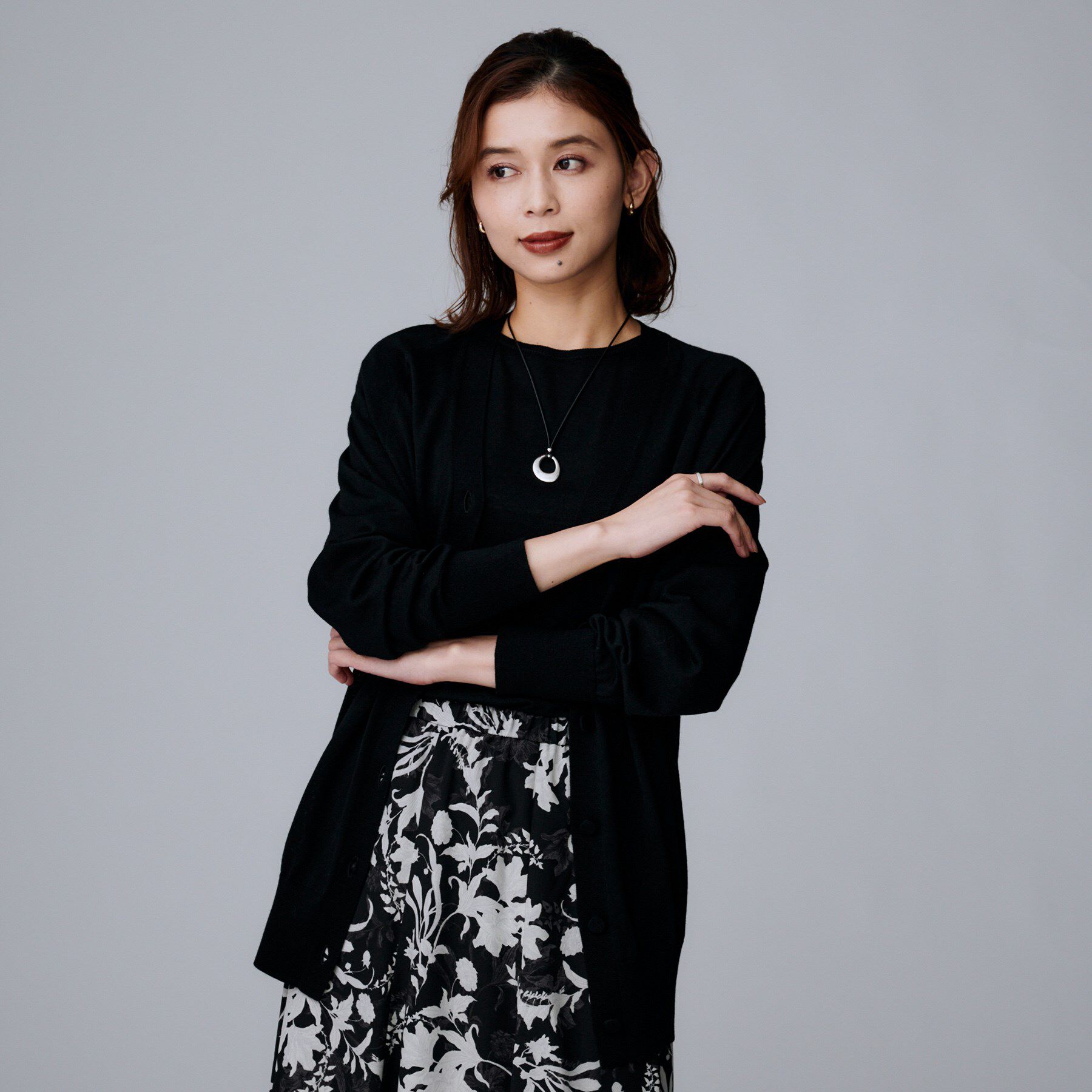 UNTITLED「【アンサンブル可/洗える/Vネック】ウールシルクカーディガン」|カーディガン|