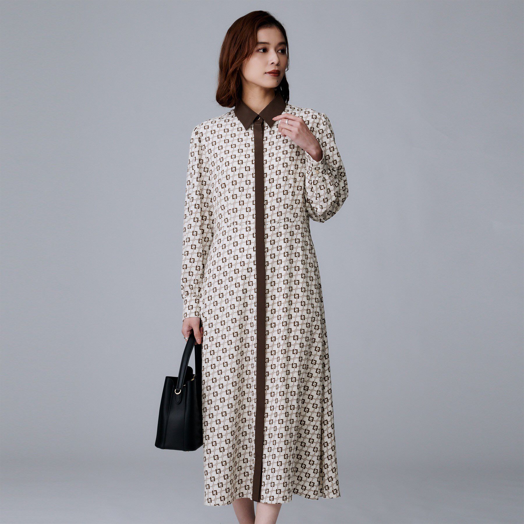 UNTITLED「【ウエストリボン/前開きボタン/レトロモダン】チェーン柄フレアワンピース」|ワンピース|