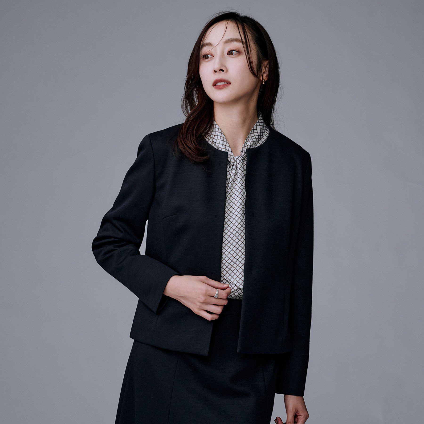 UNTITLED「【洗えるスーツ/ストレッチ】ウール混ジャージ ノーカラージャケット」|ノーカラージャケット|ネイビー(094)