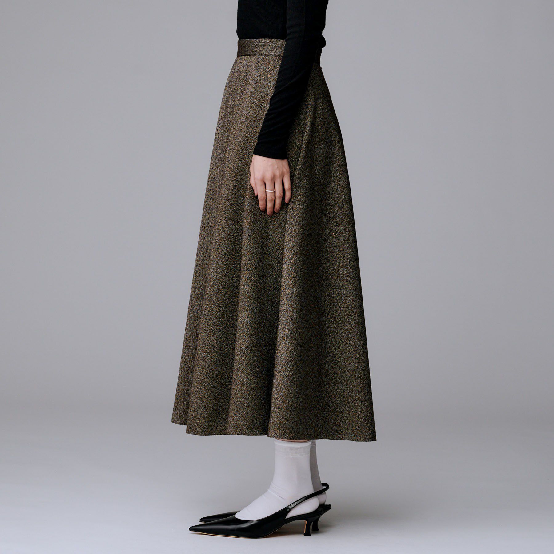 UNTITLED「【ミディ丈/ウール混】クラシカルヘリンボーン　ラメスカート」|スカート|