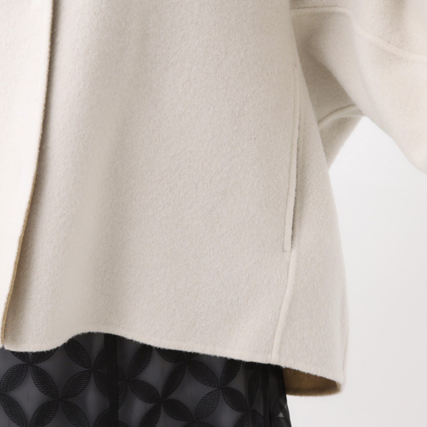 Reflect「リバー仕立てショートコート」|ノーカラーコート|