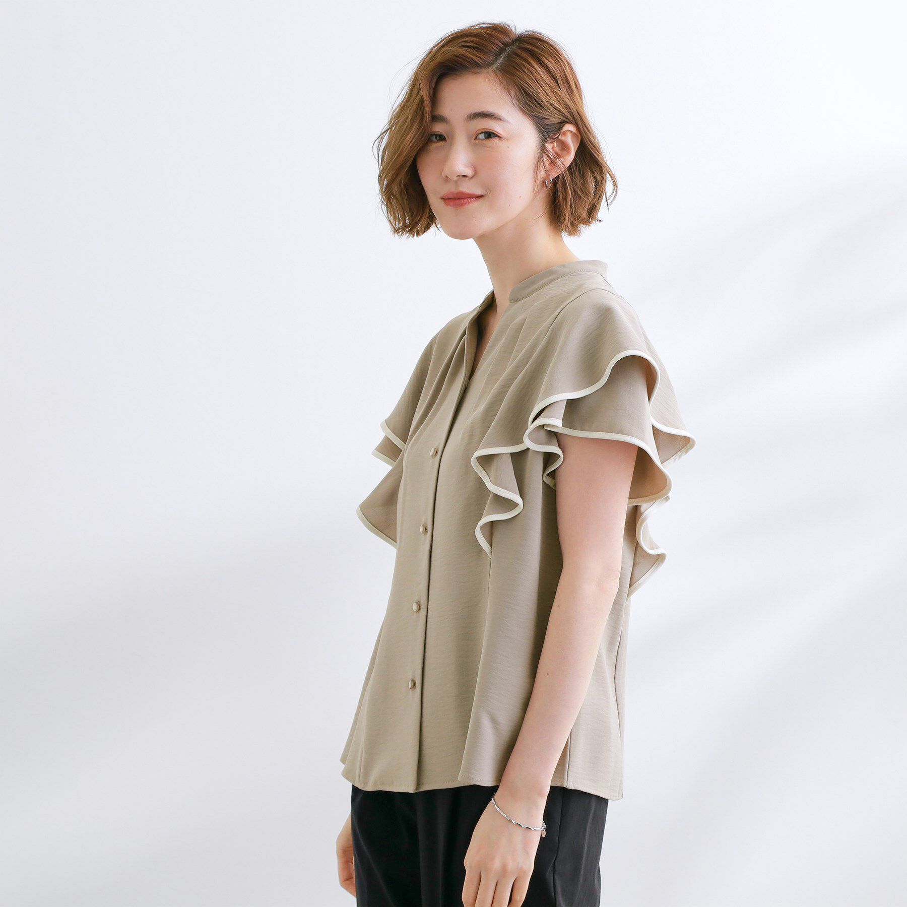grove「【さらりと着られる】多機能フリルブラウス」|シャツ・ブラウス|