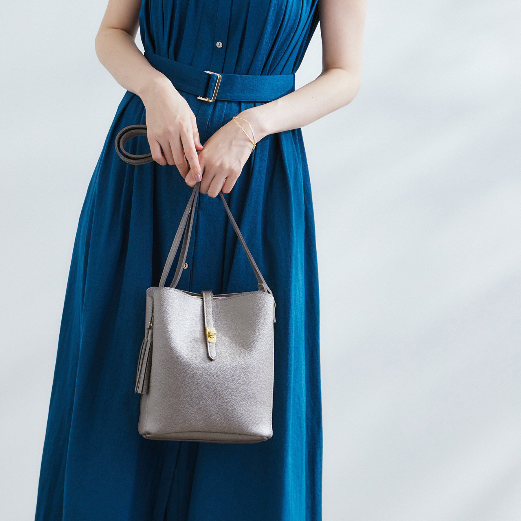 grove「人間工学ベルトタッセル縦型ショルダー」|ショルダー・メッセンジャー|