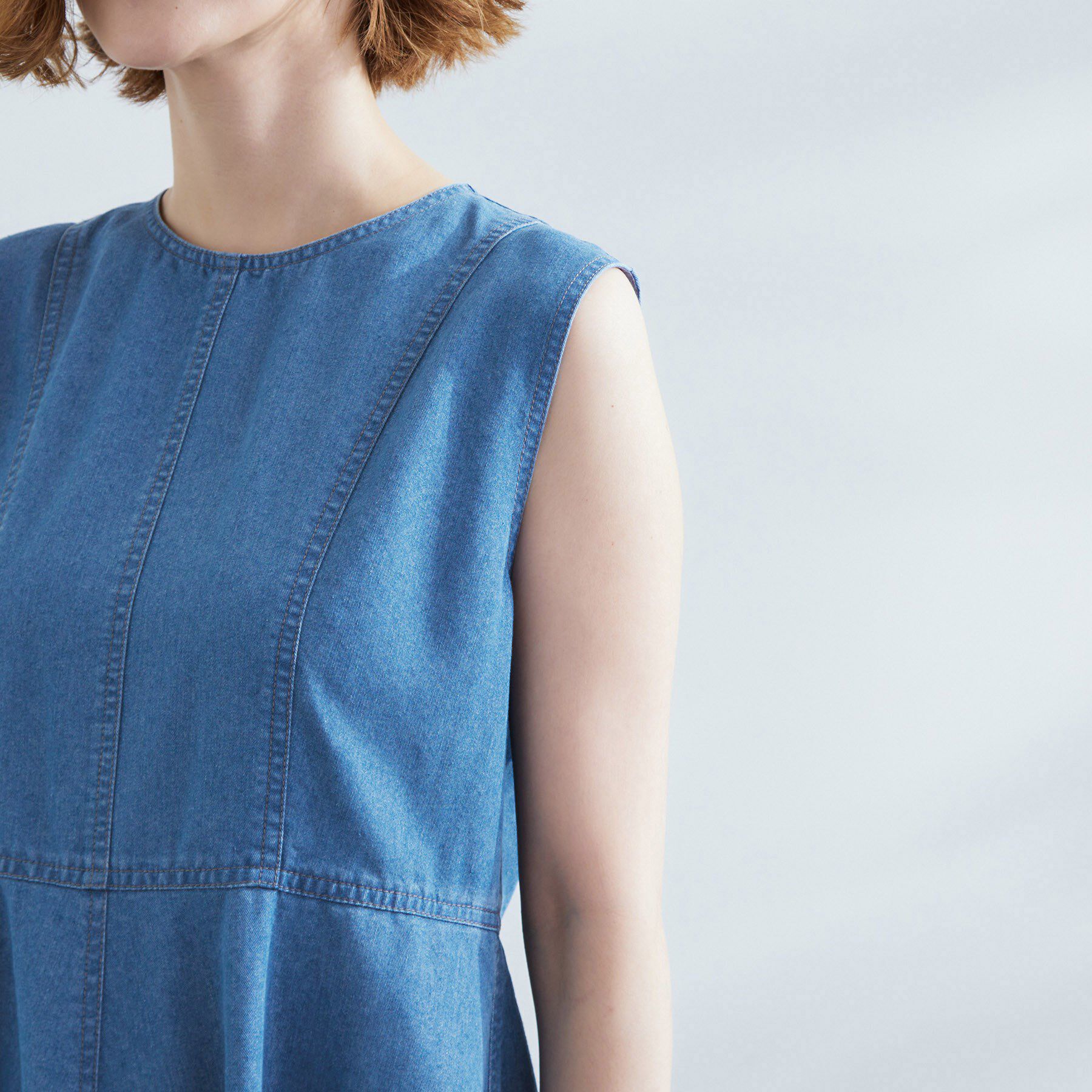 grove「すっきり見え 軽やかデニムノースリーブワンピース」|ワンピース|