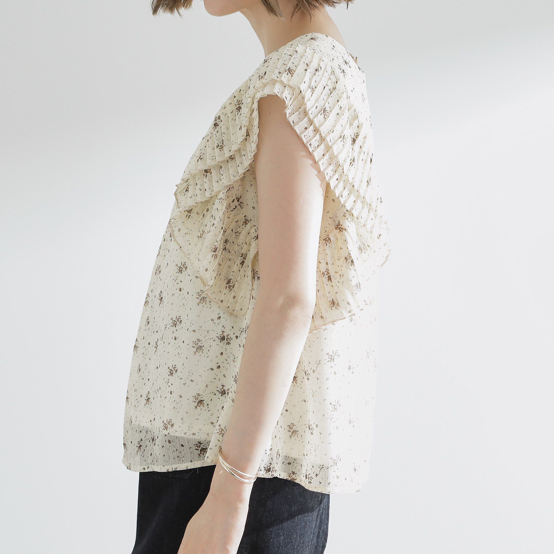 grove「プリーツが彩る 華やか花柄ブラウス」|シャツ・ブラウス|