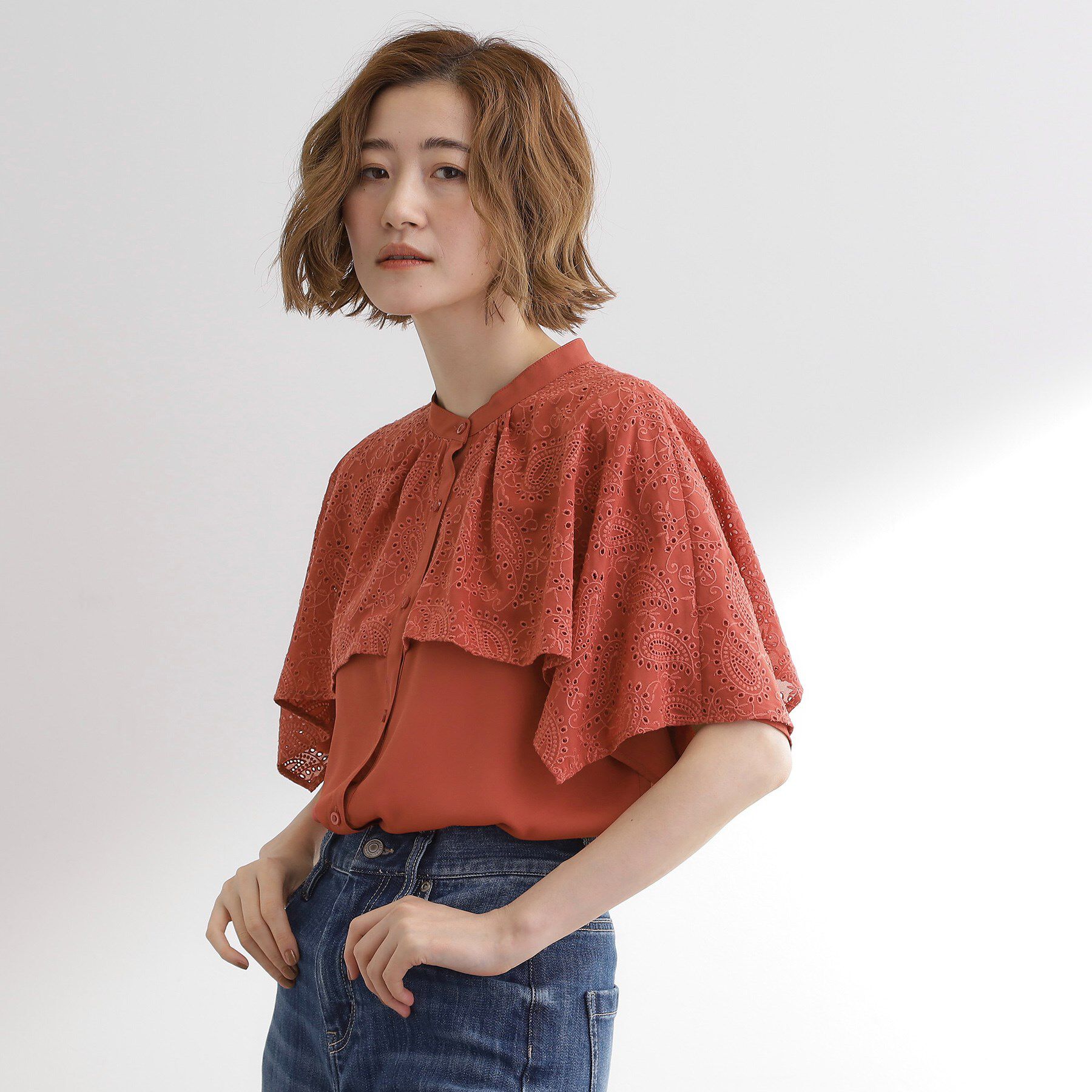 grove「透け感と刺繍で魅せる　ペイズリー刺繍ケープブラウス」|シャツ・ブラウス|ボルドー(064)