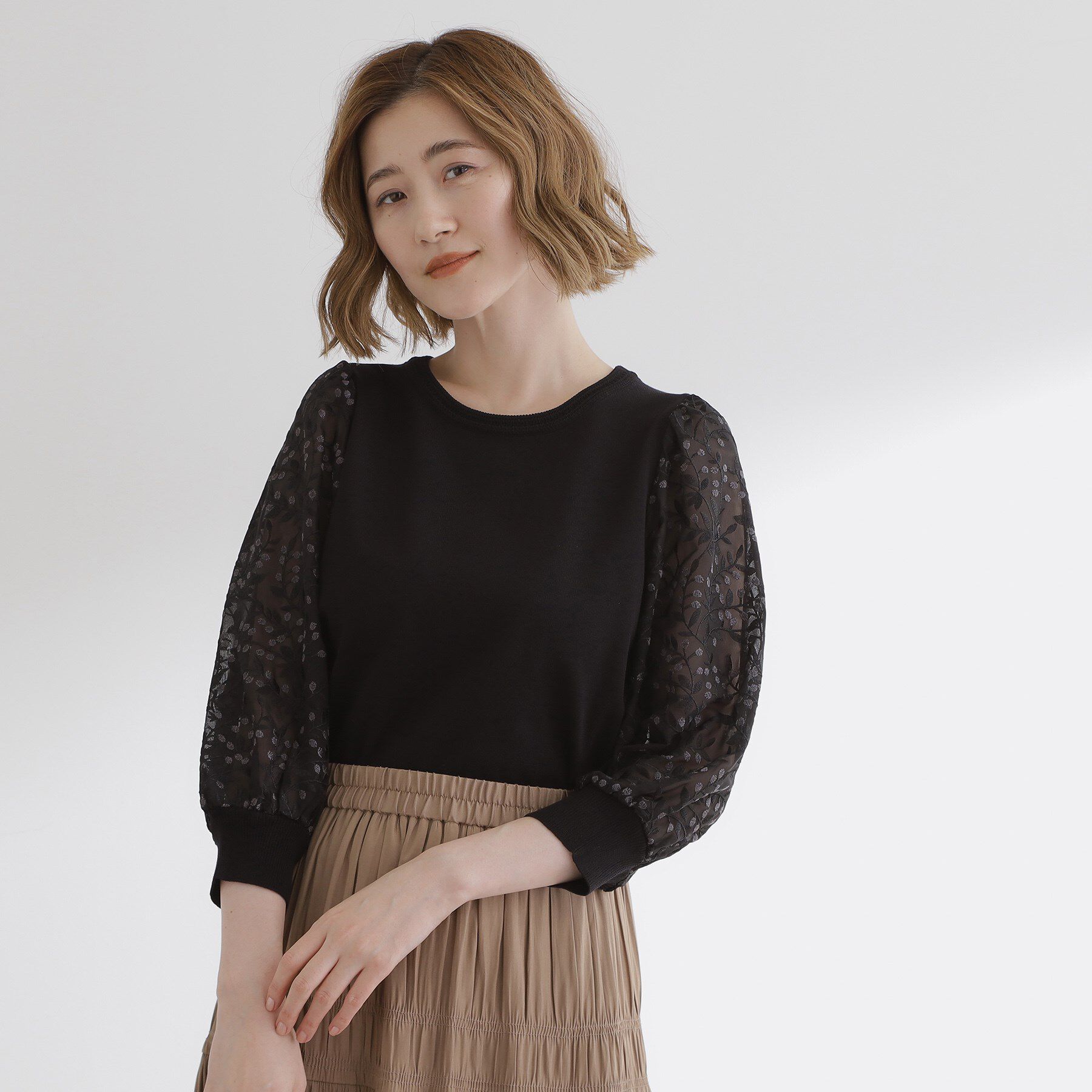 grove「【二の腕カバー】繊細さと上品さをまとう袖刺繍プルオーバーニット」|ニット・セーター|ブラック(019)