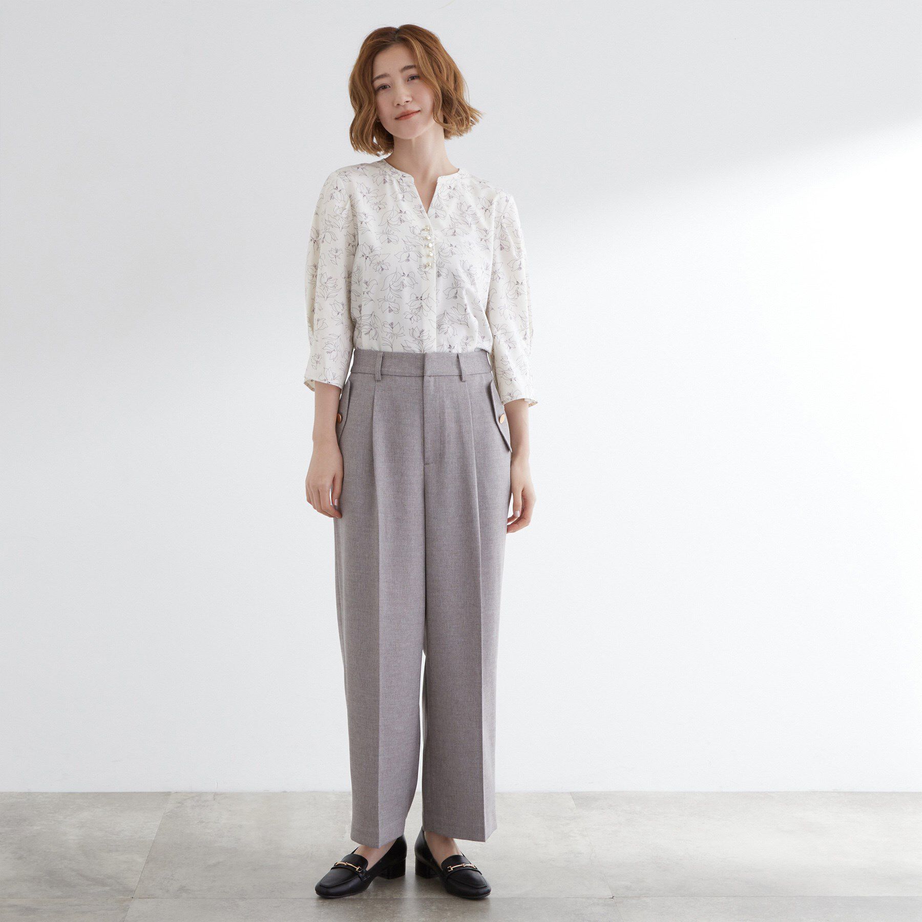 grove「【洗える/お仕事】美しさが続く袖タックブラウス」|シャツ・ブラウス|