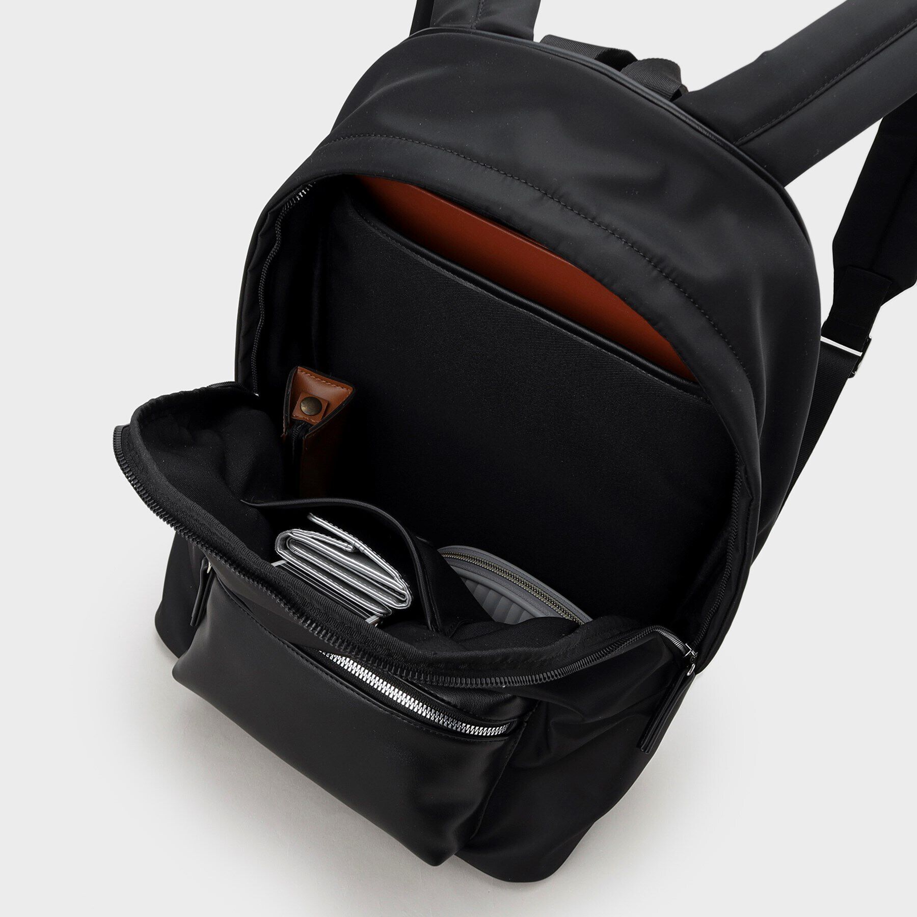 INDIVI「【軽量／撥水】ナイロン＆合皮 マルチリュック」|リュック|