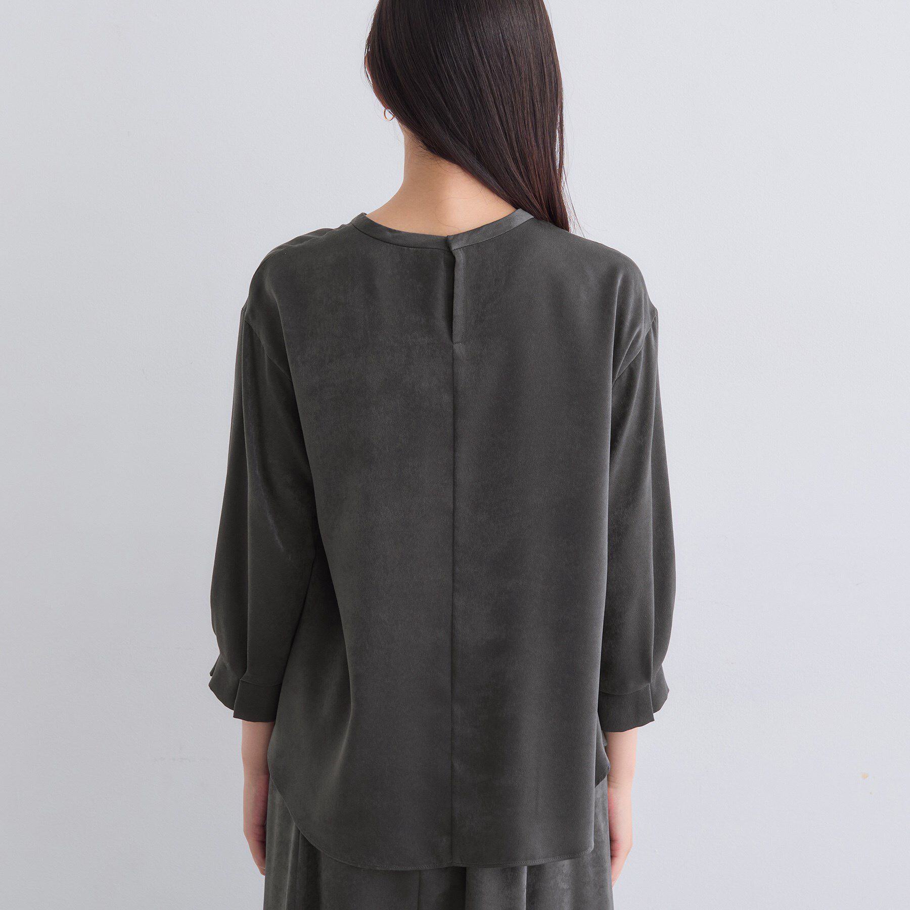 INDIVI「【セットアップ可能】スエード調サテンブラウス」|シャツ・ブラウス|