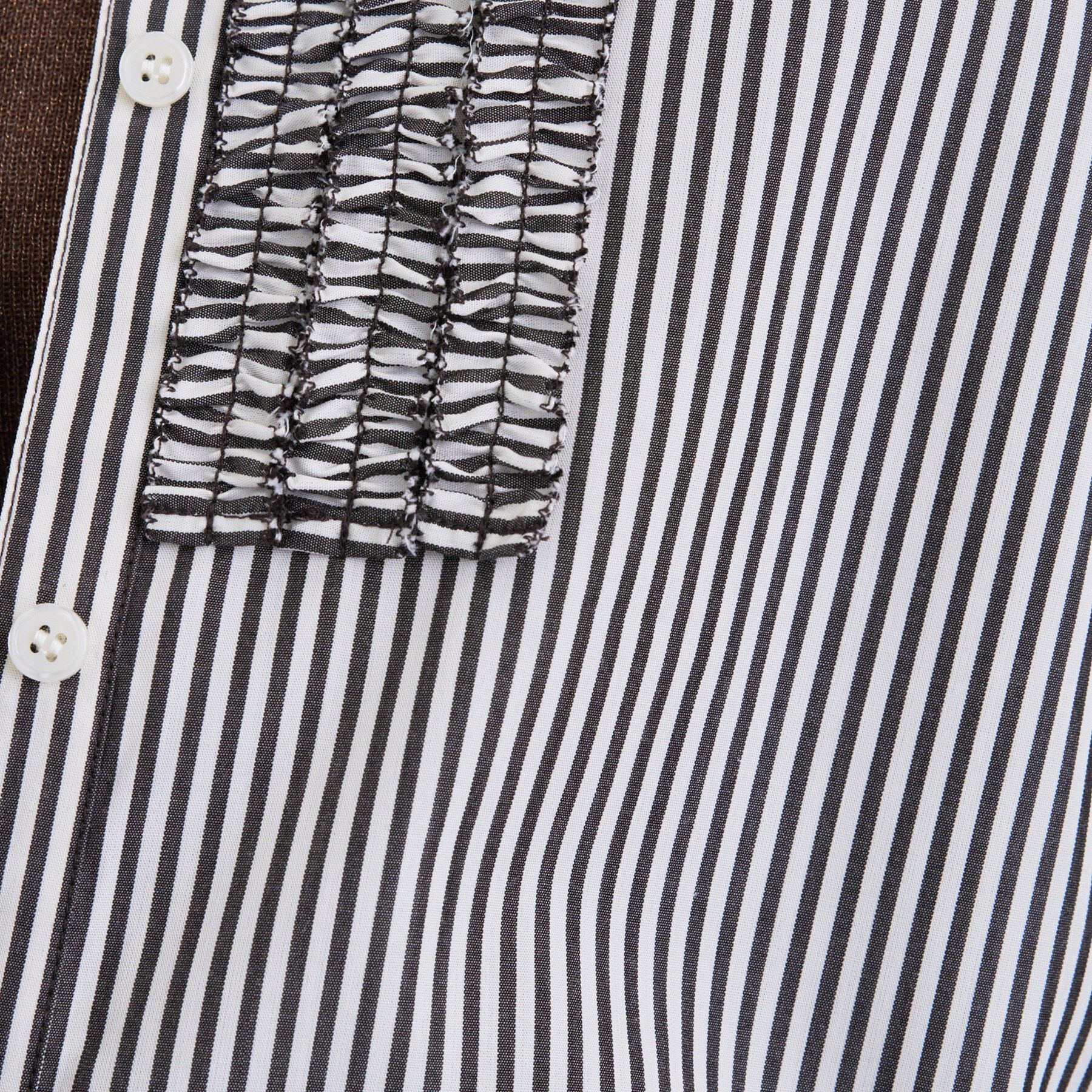 INDIVI「【洗える】胸元タックフリル長袖ブラウス」|シャツ・ブラウス|