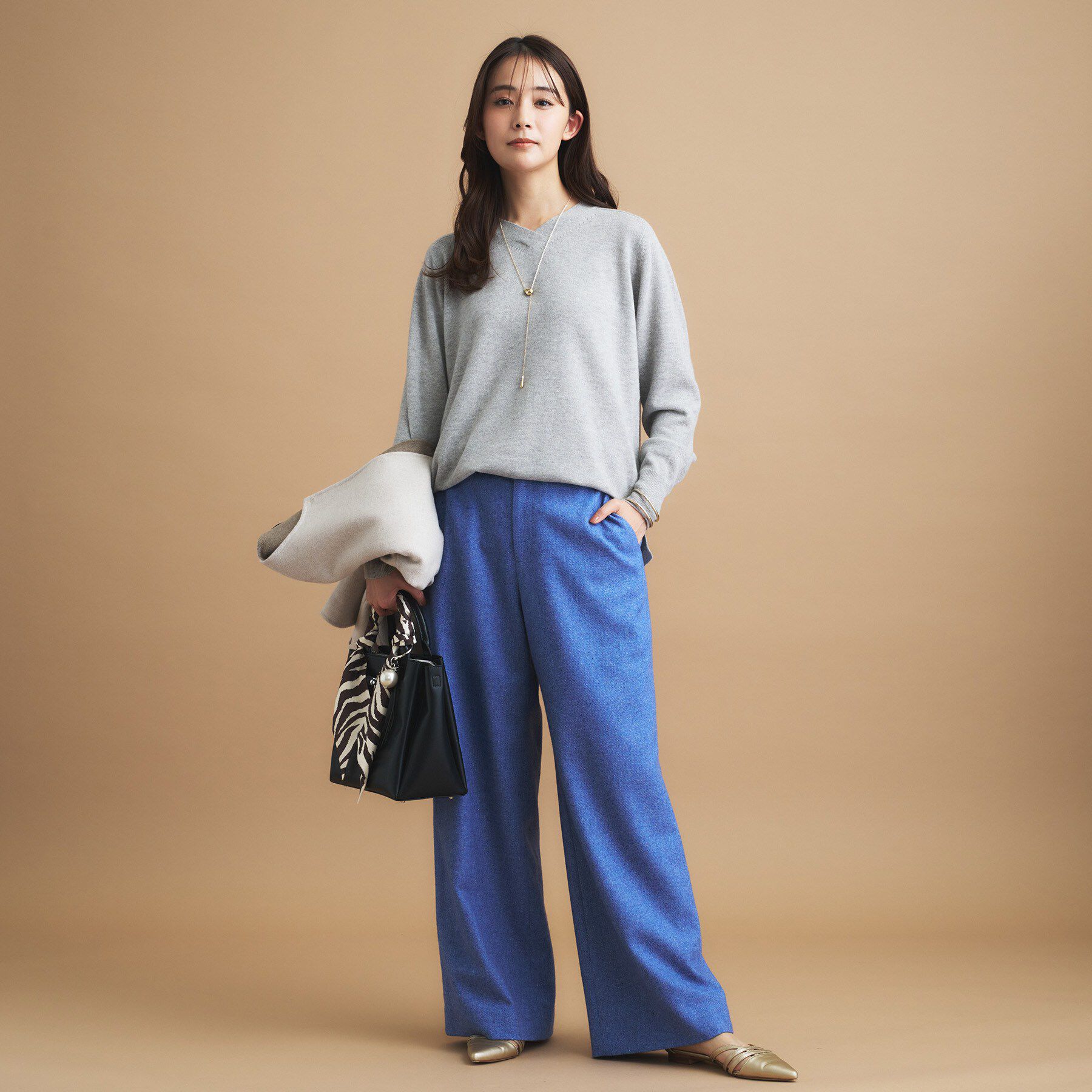 INDIVI「【洗える／チュニック丈／カシミヤ混】スリットデザインVネックニット」|ニット・セーター|