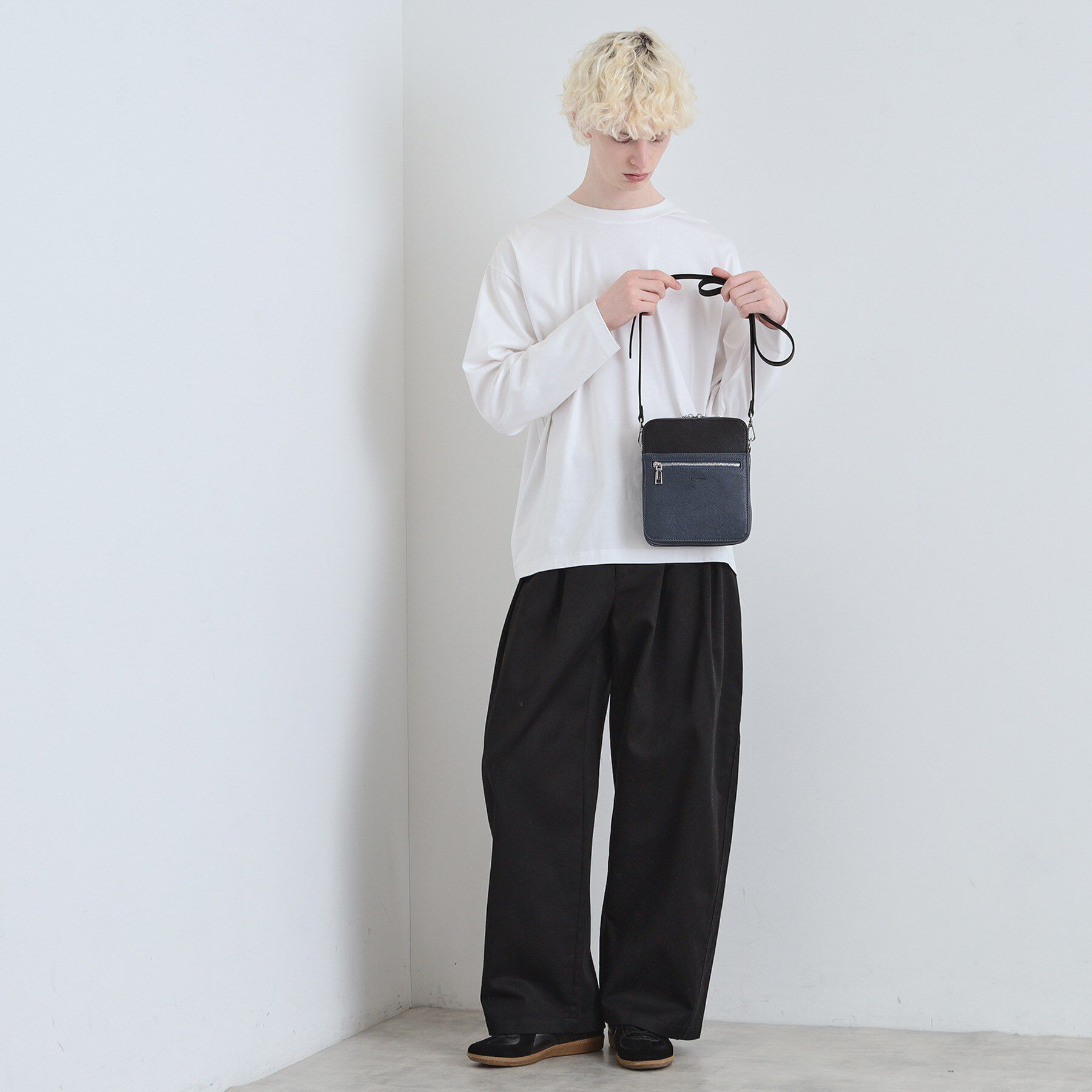 tk.TAKEO KIKUCHI「バイカラースクエアショルダーバッグ」|ショルダー・メッセンジャー|