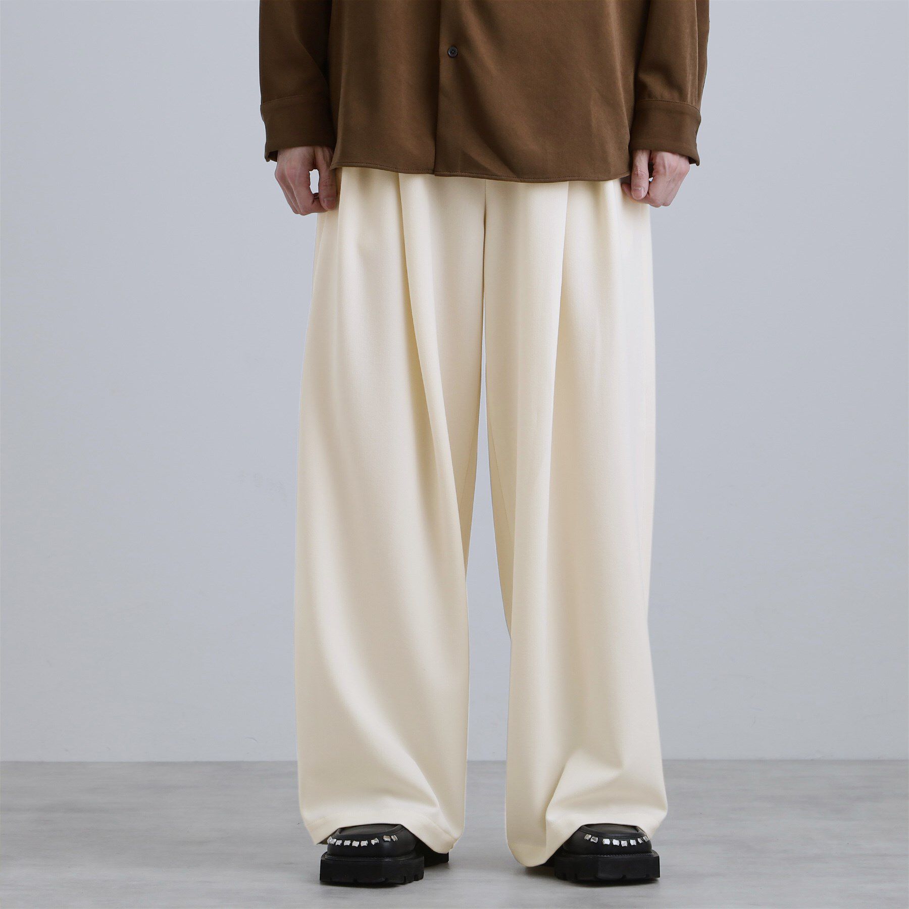 tk.TAKEO KIKUCHI「【スーパーワイドバギースラックスパンツ」|その他|オフホワイト(003